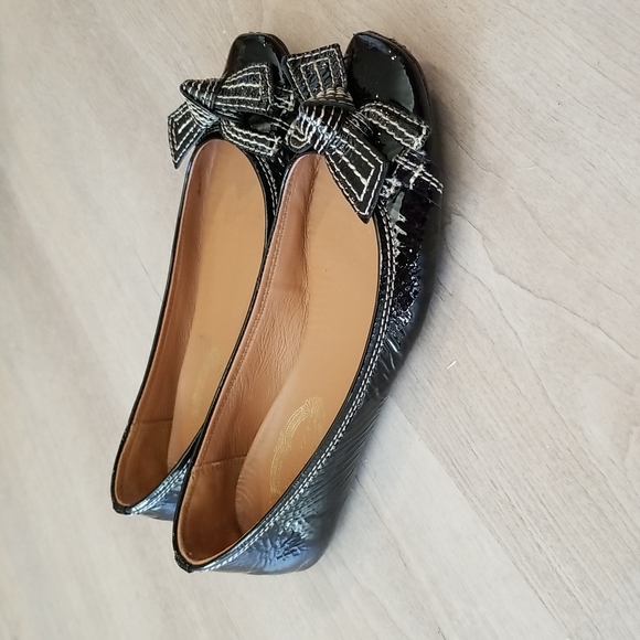 EUC Elie Tahari Black Patent Ballet Flats Size 6 - Picture 4 of 9